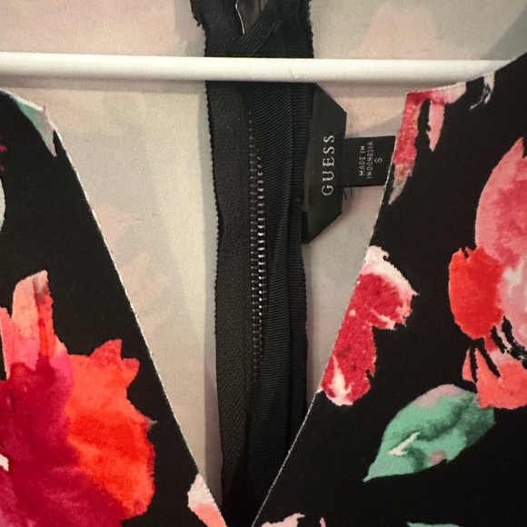 Scuba Guess Pleated Floral Fit-and-Flare Dress. - Picture 7 of 12